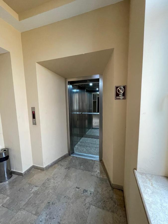 Armenak Apartment No 8, Abovyan Street Jerevan Exteriér fotografie