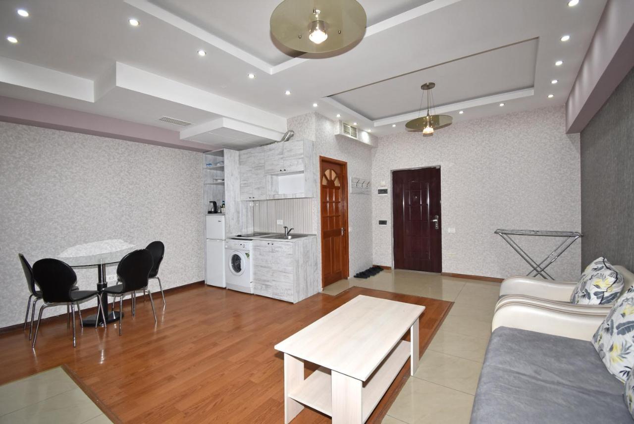 Armenak Apartment No 8, Abovyan Street Jerevan Exteriér fotografie