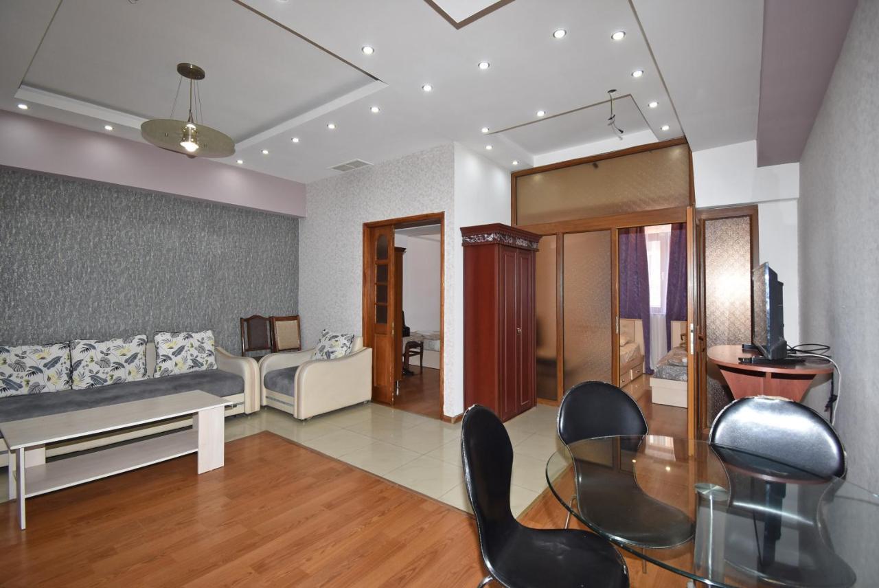 Armenak Apartment No 8, Abovyan Street Jerevan Exteriér fotografie