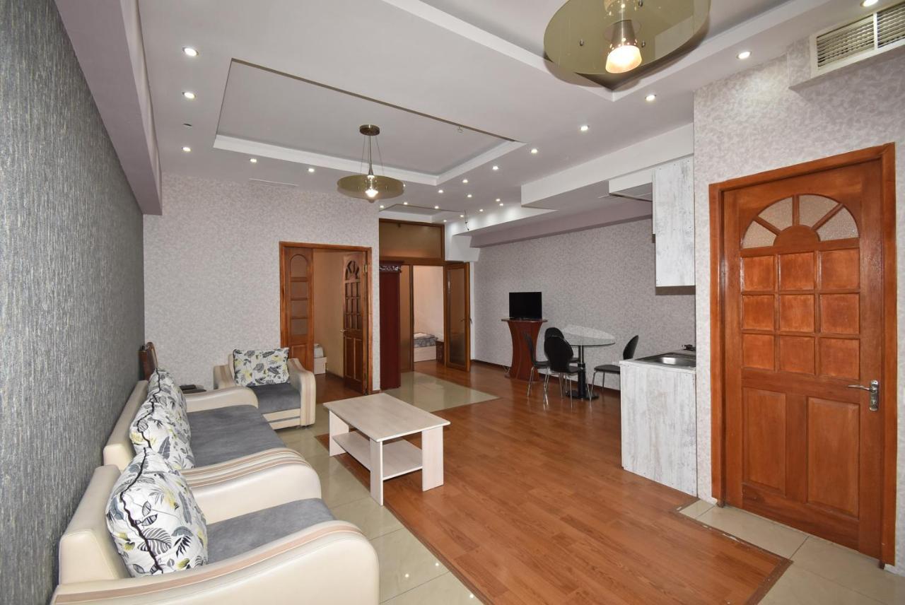 Armenak Apartment No 8, Abovyan Street Jerevan Exteriér fotografie
