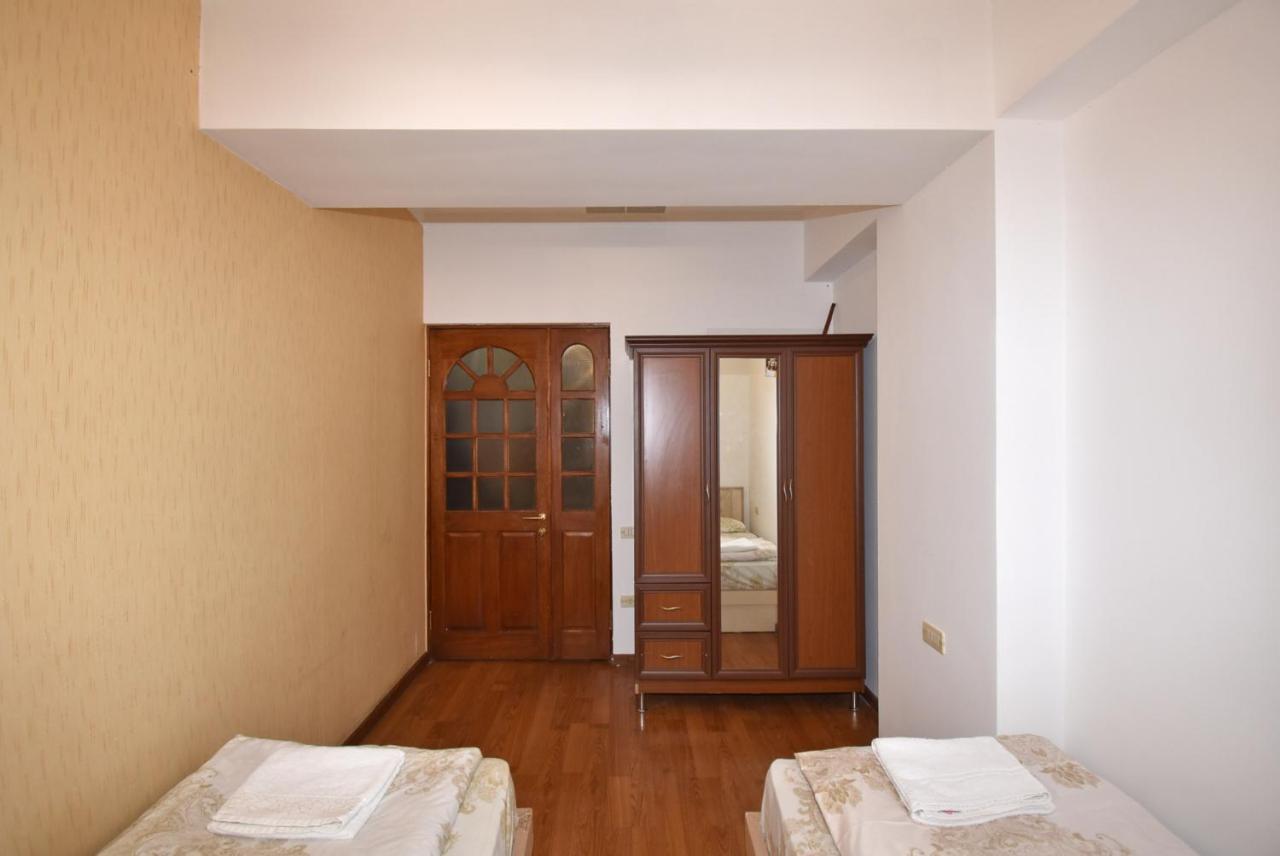 Armenak Apartment No 8, Abovyan Street Jerevan Exteriér fotografie